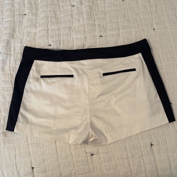 J. Crew Stretch Chino Tuxedo Shorts White & Black 10 - Picture 2 of 5